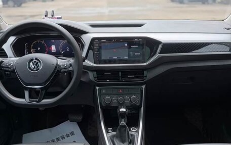 Volkswagen T-Cross I, 2022 год, 1 710 800 рублей, 11 фотография