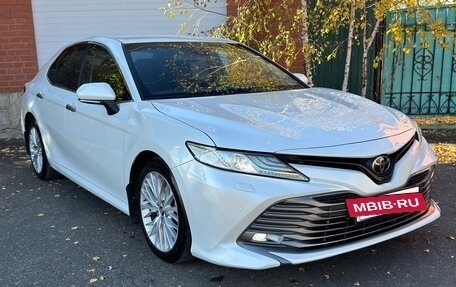 Toyota Camry, 2018 год, 2 580 000 рублей, 4 фотография