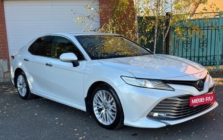 Toyota Camry, 2018 год, 2 580 000 рублей, 3 фотография