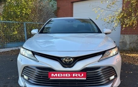 Toyota Camry, 2018 год, 2 580 000 рублей, 2 фотография