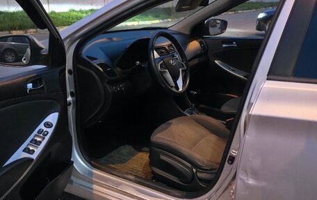 Hyundai Solaris II рестайлинг, 2011 год, 610 000 рублей, 6 фотография