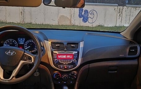 Hyundai Solaris II рестайлинг, 2011 год, 610 000 рублей, 10 фотография