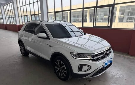 Volkswagen T-Roc I, 2023 год, 1 740 800 рублей, 3 фотография