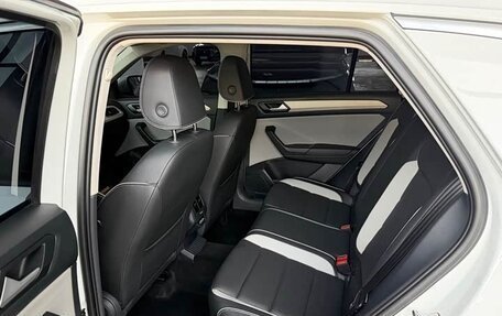Volkswagen T-Roc I, 2023 год, 1 740 800 рублей, 14 фотография