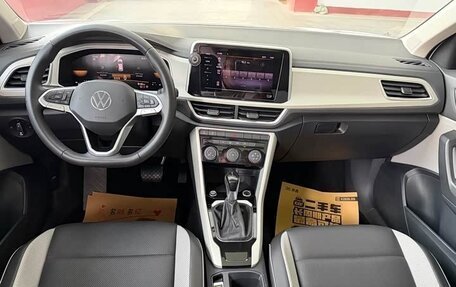 Volkswagen T-Roc I, 2023 год, 1 740 800 рублей, 9 фотография