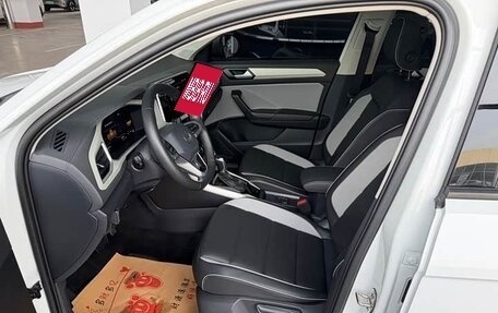 Volkswagen T-Roc I, 2023 год, 1 740 800 рублей, 7 фотография