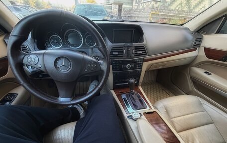 Mercedes-Benz E-Класс, 2010 год, 1 100 000 рублей, 8 фотография