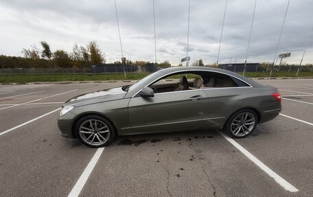 Mercedes-Benz E-Класс, 2010 год, 1 100 000 рублей, 3 фотография