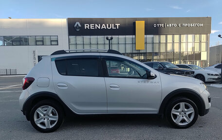 Renault Sandero II рестайлинг, 2016 год, 875 000 рублей, 5 фотография