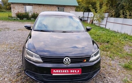 Volkswagen Jetta VI, 2013 год, 860 000 рублей, 21 фотография