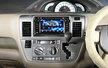 Toyota Raum II, 2006 год, 620 000 рублей, 15 фотография