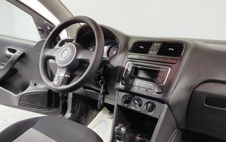 Volkswagen Polo VI (EU Market), 2013 год, 860 000 рублей, 14 фотография