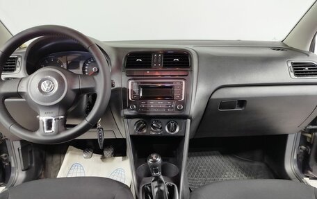 Volkswagen Polo VI (EU Market), 2013 год, 860 000 рублей, 15 фотография