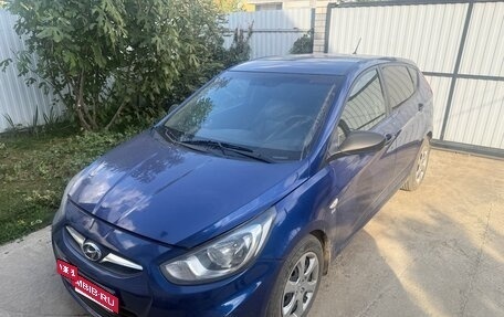 Hyundai Solaris II рестайлинг, 2012 год, 750 000 рублей, 1 фотография