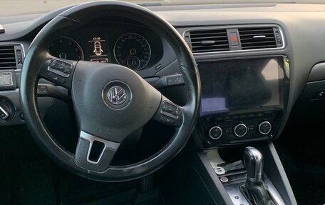 Volkswagen Jetta VI, 2013 год, 599 000 рублей, 7 фотография