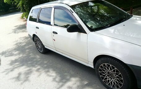 Nissan AD II, 2002 год, 175 000 рублей, 2 фотография