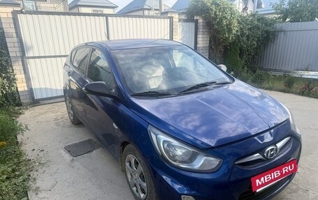 Hyundai Solaris II рестайлинг, 2012 год, 750 000 рублей, 2 фотография