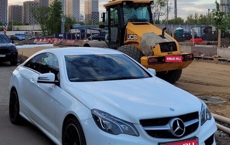 Mercedes-Benz E-Класс, 2014 год, 2 350 000 рублей, 1 фотография