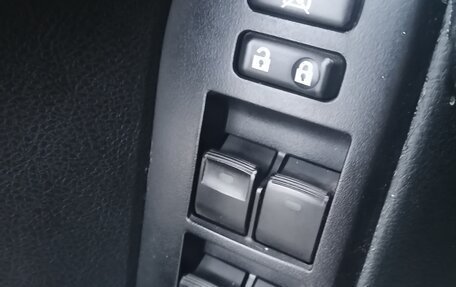 Toyota Land Cruiser Prado 150 рестайлинг 2, 2012 год, 2 650 000 рублей, 10 фотография
