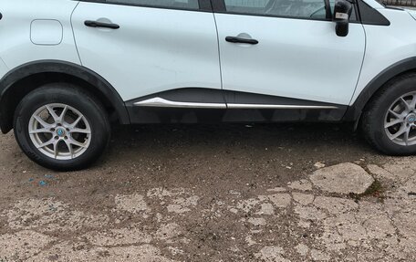 Renault Kaptur I рестайлинг, 2021 год, 1 400 000 рублей, 2 фотография