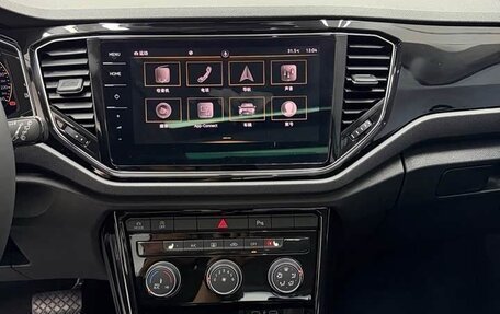 Volkswagen T-Roc I, 2022 год, 1 650 000 рублей, 13 фотография