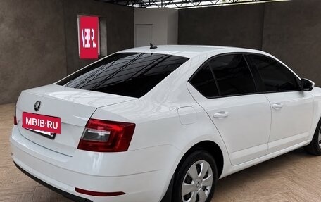 Skoda Octavia, 2019 год, 996 999 рублей, 2 фотография