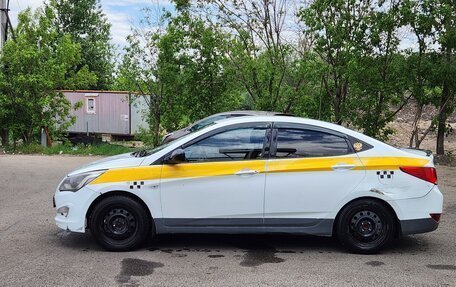Hyundai Solaris II рестайлинг, 2016 год, 345 000 рублей, 2 фотография