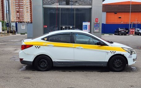 Hyundai Solaris II рестайлинг, 2016 год, 345 000 рублей, 3 фотография