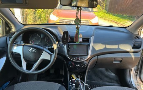 Hyundai Solaris II рестайлинг, 2013 год, 550 000 рублей, 15 фотография