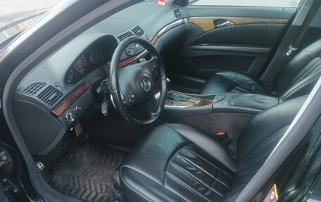 Mercedes-Benz E-Класс, 2004 год, 520 000 рублей, 6 фотография