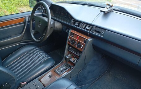 Mercedes-Benz E-Класс, 1992 год, 2 700 000 рублей, 4 фотография
