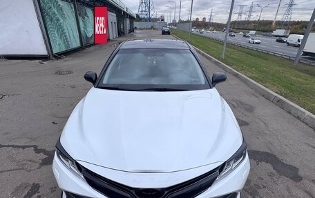 Toyota Camry, 2018 год, 2 650 000 рублей, 6 фотография