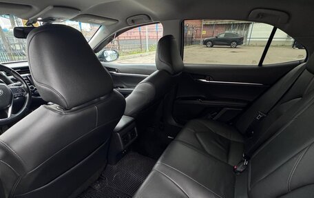 Toyota Camry, 2018 год, 2 650 000 рублей, 12 фотография