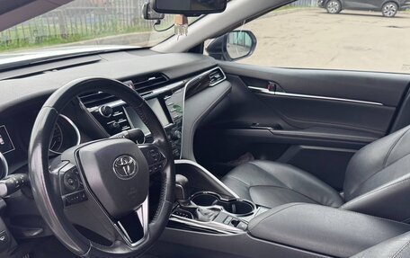 Toyota Camry, 2018 год, 2 650 000 рублей, 11 фотография