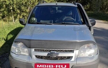 Chevrolet Niva I рестайлинг, 2015 год, 670 000 рублей, 3 фотография