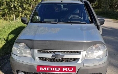 Chevrolet Niva I рестайлинг, 2015 год, 670 000 рублей, 2 фотография