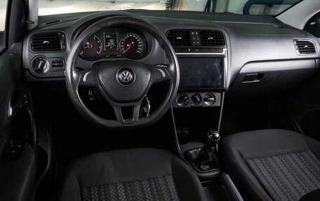 Volkswagen Polo VI (EU Market), 2016 год, 999 000 рублей, 6 фотография