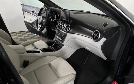 Mercedes-Benz CLA, 2018 год, 2 300 000 рублей, 11 фотография