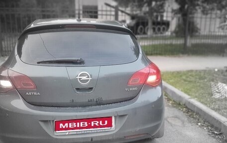 Opel Astra J, 2010 год, 550 000 рублей, 1 фотография