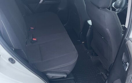 Toyota RAV4, 2018 год, 1 890 000 рублей, 6 фотография