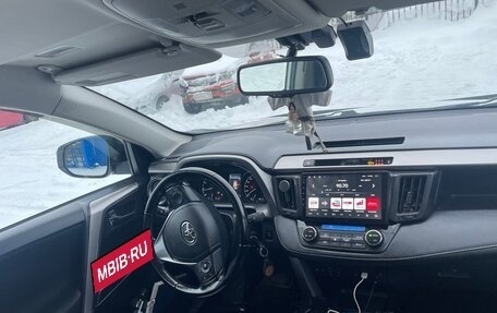Toyota RAV4, 2018 год, 1 890 000 рублей, 7 фотография