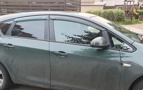 Opel Astra J, 2010 год, 550 000 рублей, 3 фотография
