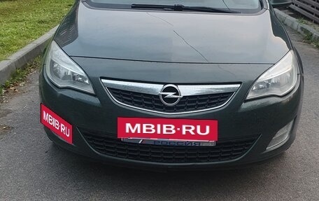 Opel Astra J, 2010 год, 550 000 рублей, 2 фотография