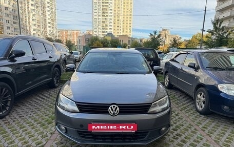 Volkswagen Jetta VI, 2012 год, 950 000 рублей, 2 фотография