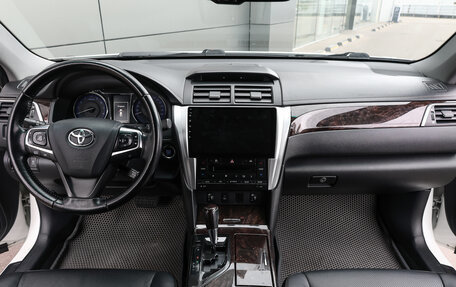 Toyota Camry, 2015 год, 1 998 000 рублей, 14 фотография