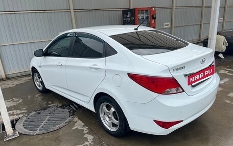 Hyundai Solaris II рестайлинг, 2015 год, 800 000 рублей, 3 фотография