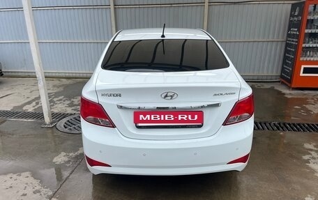Hyundai Solaris II рестайлинг, 2015 год, 800 000 рублей, 5 фотография