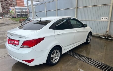 Hyundai Solaris II рестайлинг, 2015 год, 800 000 рублей, 6 фотография