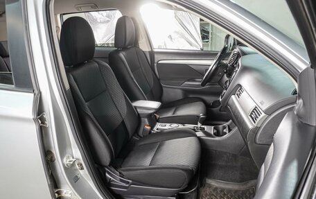 Mitsubishi Outlander III рестайлинг 3, 2015 год, 1 799 000 рублей, 8 фотография