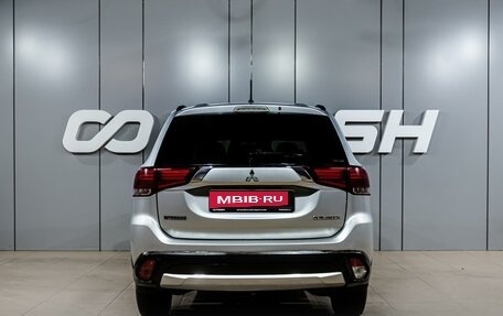 Mitsubishi Outlander III рестайлинг 3, 2015 год, 1 799 000 рублей, 4 фотография